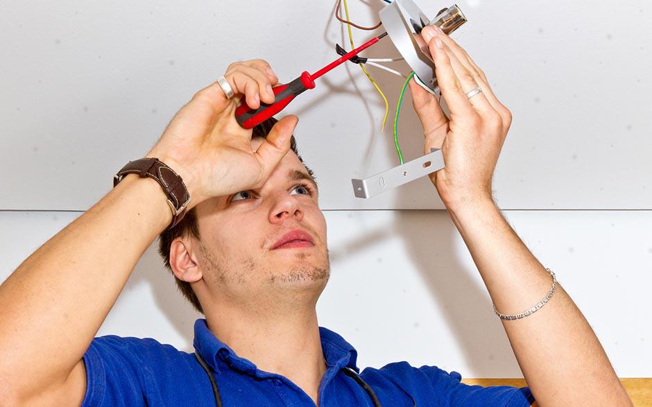 mise aux normes électriques Montreuil